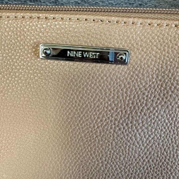 Nine West Beige Crossbody Bag, VGUC - Picture 2 of 14